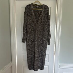 CAbi Bkack/Multi Metallic V-Neck Long Sleeve Cardigan Sweater